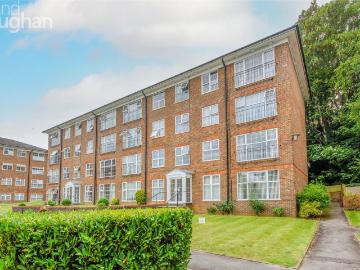 Regency Court, Brighton BN1 2 bed flat to rent £1,550 pcm £358 pw
