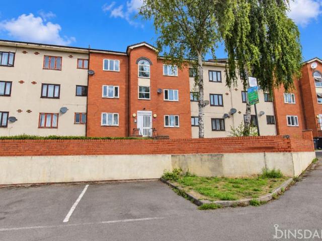 Regency Court, Girlington, Bradford. 3 bed apartment to rent £725 pcm £167 pw