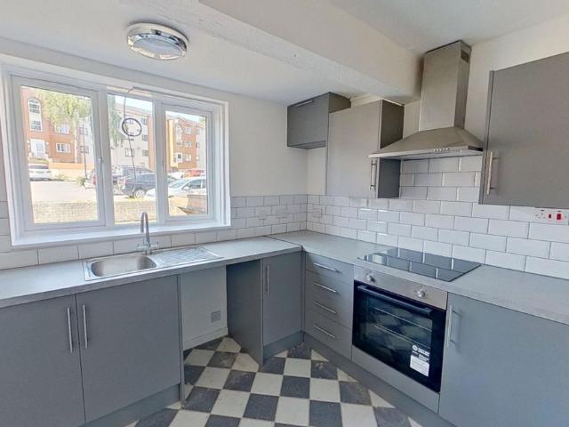 Regency Court, Whetley Lane, Bradford BD8, 3 bed flat to rent, £795 pcm | PrimeLocation