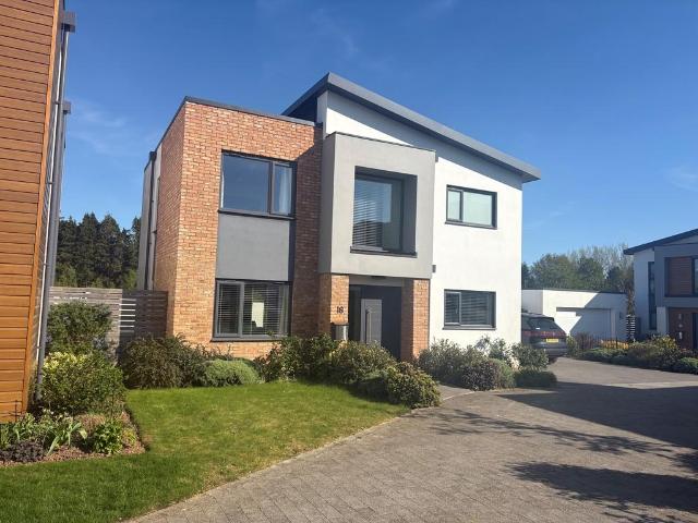 Regency Drive, Exeter 3 bed detached house to rent £2,800 pcm £646 pw