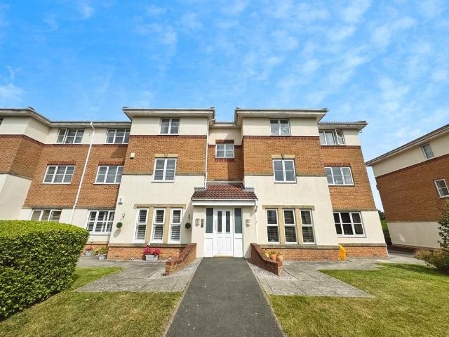 Regency Gardens, Greater Manchester SK14 2 bed apartment to rent £1,100 pcm £254 pw