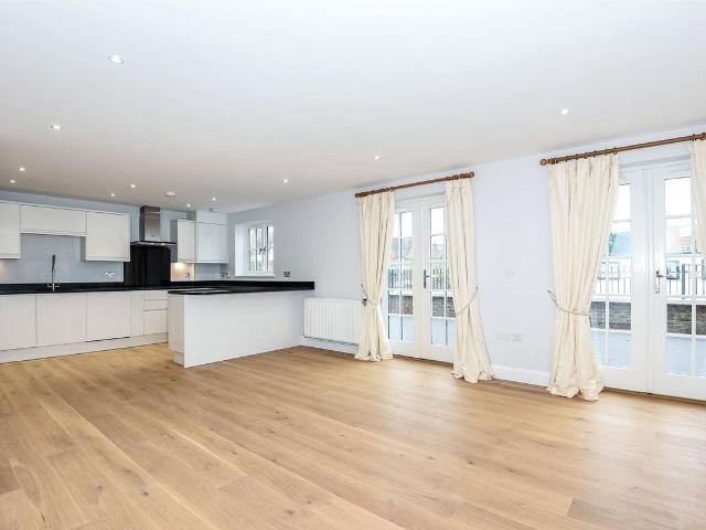 Regency House, Eton Court, Windsor, Berkshire SL4, 3 bed flat to rent, £3,250 pcm | PrimeLocation