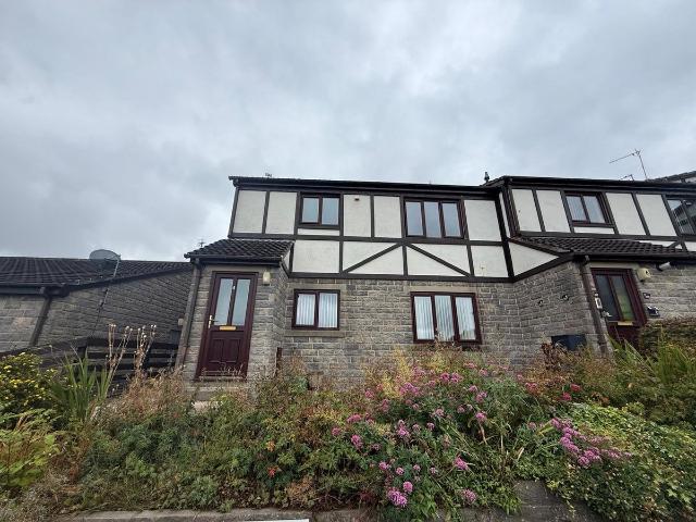 Regency Park Grove, Pudsey, West Yorkshire LS28, 2 bed flat to rent, £850 pcm | PrimeLocation