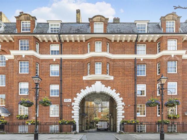 Regency Street, London 2 bed flat to rent £4,000 pcm £923 pw