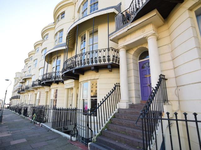 Regency Square, Brighton BN1, 1 bed flat to rent, £1,150 pcm | PrimeLocation