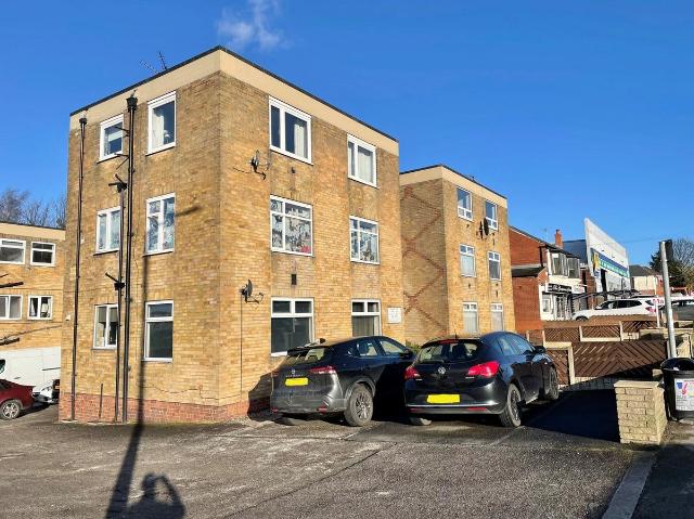 Regent Court, Huddersfield Road, Barnsley, South Yorkshire S75, 2 bed flat to rent, £625 pcm | PrimeLocation