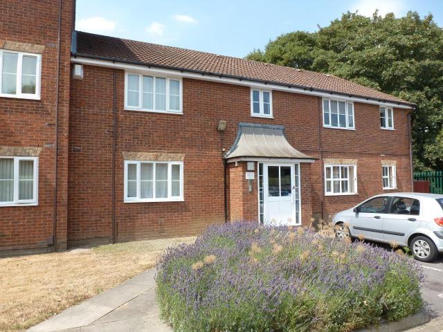 Regent Court, Welwyn Garden City AL7, 1 bed flat to rent, £1,150 pcm | PrimeLocation