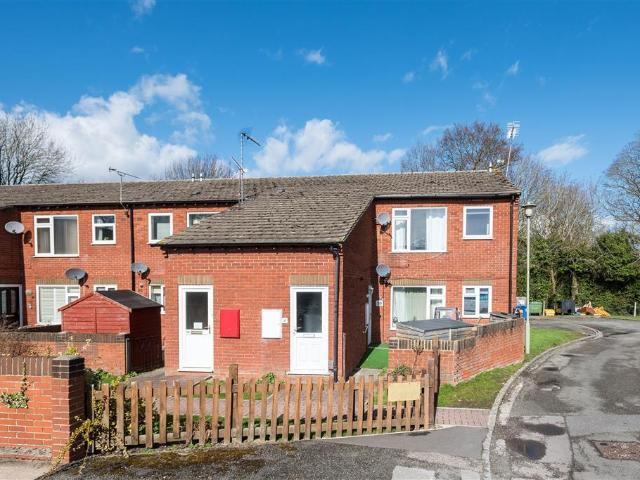 Regent Gardens, DIDCOT 2 bed maisonette to rent £1,300 pcm £300 pw