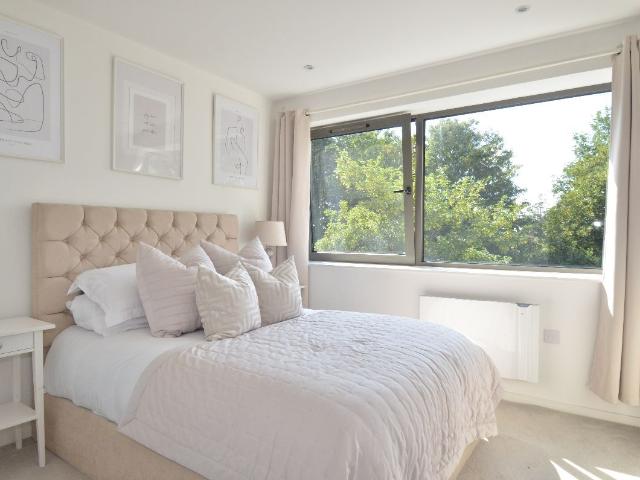 Regent House, Hubert Road, Brentwood CM14, 2 bed flat to rent, £1,600 pcm | PrimeLocation