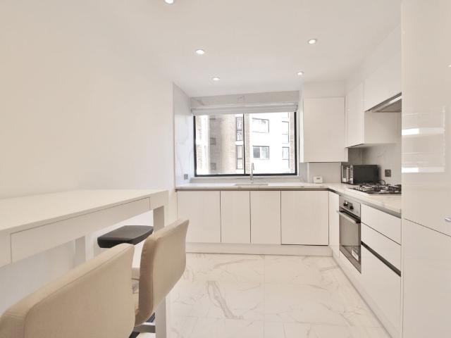 Regent House, Windsor Way, Hammersmith W14, 3 bed flat to rent, £5,200 pcm | PrimeLocation