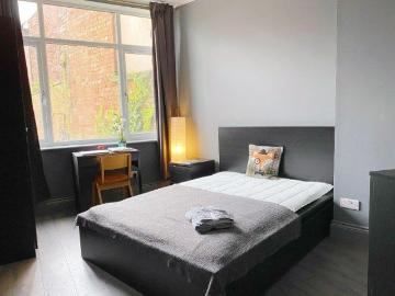 Regent Square, Northampton, West Northamptonshire NN1, 4 bed shared accommodation to rent, £715 pppm | PrimeLocation