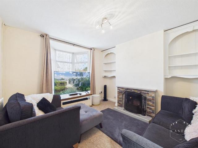 Regent Street, Barwell 2 bed semi detached house to rent £940 pcm £217 pw