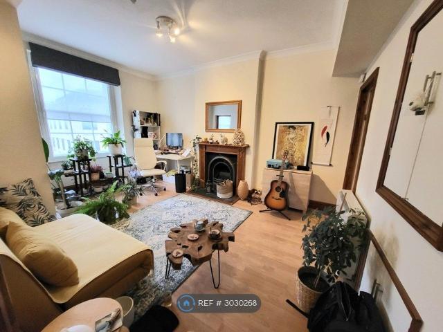 Regent Street, Clifton, Bristol BS8, 1 bed flat to rent, £1,300 pcm | PrimeLocation