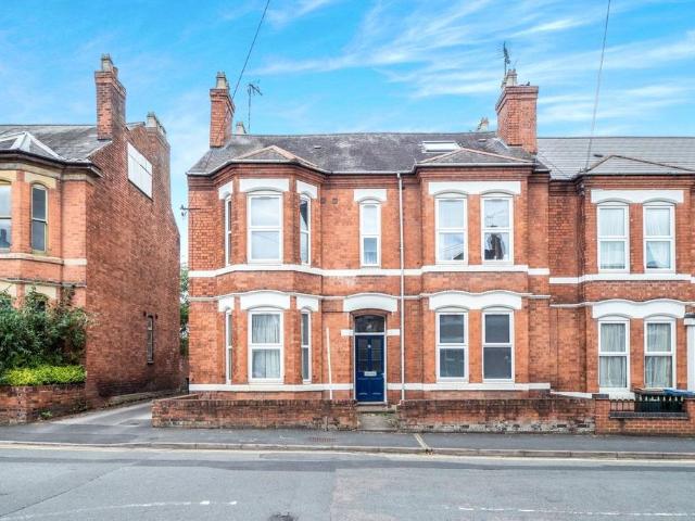 Regent Street, Coventry, West. 1 bed in a house share to rent £575 pcm £133 pw