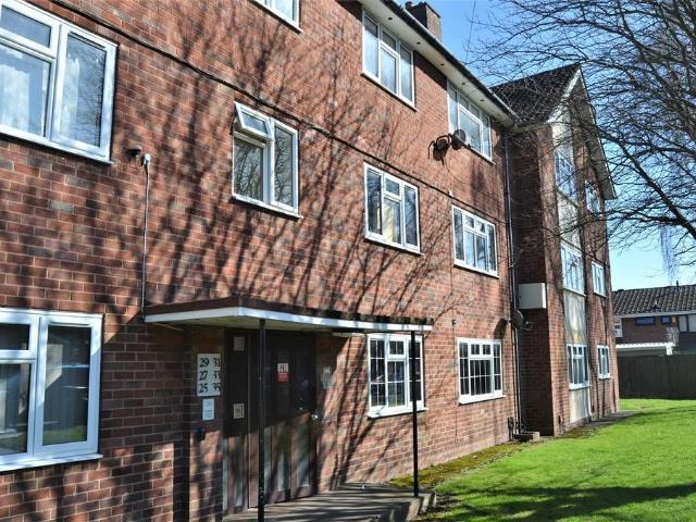 Regent Street, Dudley 3 bed flat to rent £900 pcm £208 pw