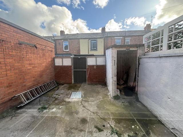 Regent Street, Eldon Lane, Bishop Auckland DL14, 2 bed terraced house to rent, £550 pcm | PrimeLocation