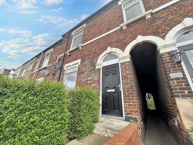 Regent Street, Kimberworth, Rotherham. 2 bed ground floor flat to rent £595 pcm £137 pw