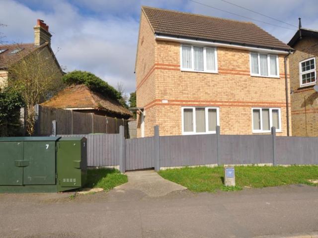 Regent Street, Stotfold, SG5 2 bed flat to rent £1,150 pcm £265 pw