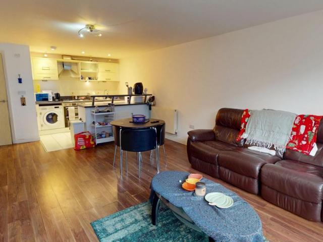 Regent Street 3 bed apartment to rent £2,250 pcm £519 pw