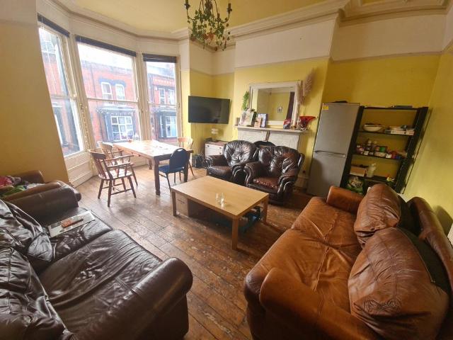 Regent Park Terrace, Leeds 8 bed house to rent £4,853 pcm £1,120 pw