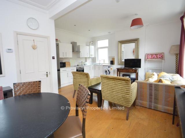 Regent Park Avenue, Hyde Park LS6 4 bed end of terrace house to rent £2,340 pcm £540 pw