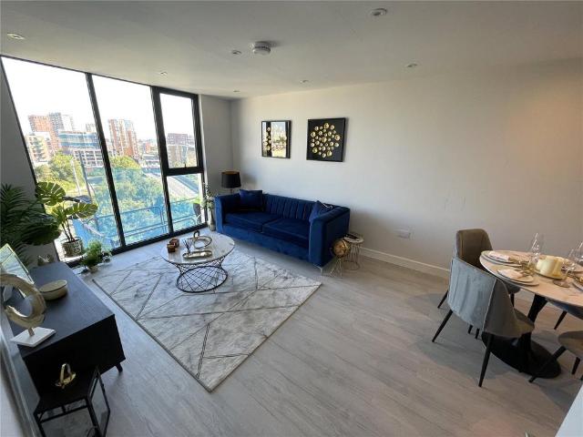 Regent Plaza Block B, 84 Oldfield. 2 bed flat to rent £1,275 pcm £294 pw