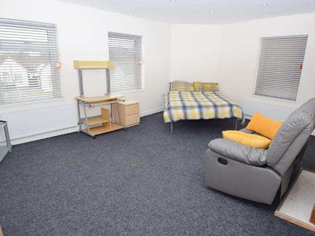 Regent Road, Hanley ST1 Studio to rent £780 pcm £180 pw