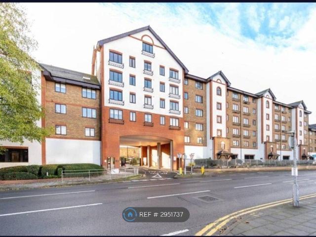 Regents Court, Kingston Upon Thames KT2, 2 bed flat to rent, £2,000 pcm | PrimeLocation