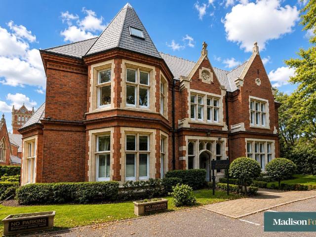 Regents Drive, Woodford Green IG8, 5 bed flat to rent, £4,500 pcm | PrimeLocation