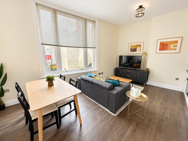 Regents Gate, Brighton BN1, 2 bed flat to rent, £1,775 pcm | PrimeLocation