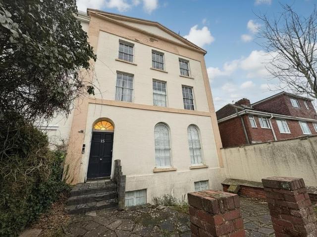 Regents Park, Exeter, EX1 2 bed apartment to rent £1,450 pcm £335 pw