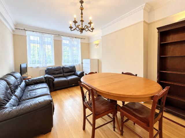 Regent's Park, London NW8 3 bed flat to rent £3,200 pcm £738 pw