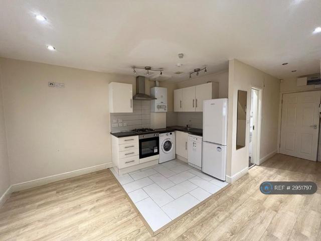 Regents Park Road, London, N3 1 bed flat to rent £1,600 pcm £369 pw