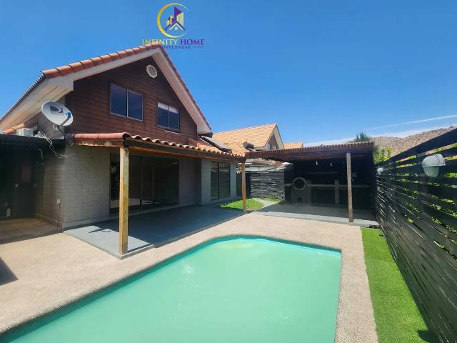 Regia Casa Con Piscina Y Terraza En Arriendo Alto El Manzano