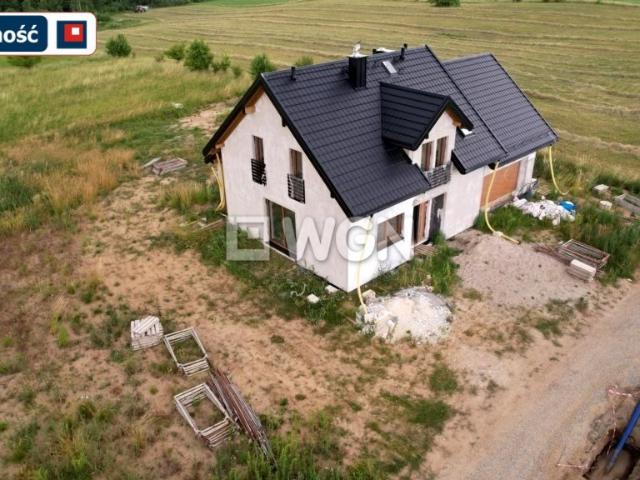 Nowoczesny dom 172 m² z garażem, tarasem i dużą działką