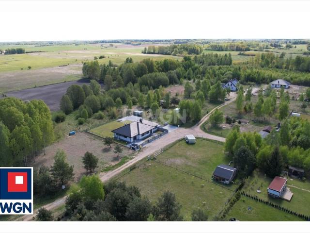 Przestronny dom 200 m² z garażem i dużą działką