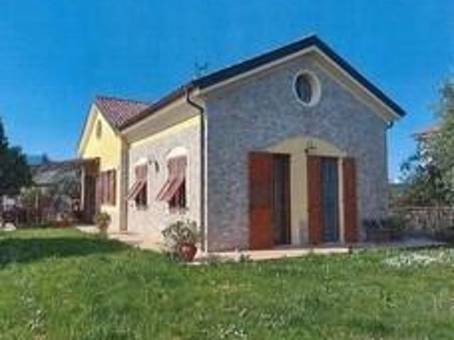 Regione Rollo 117 6 vani 172mq