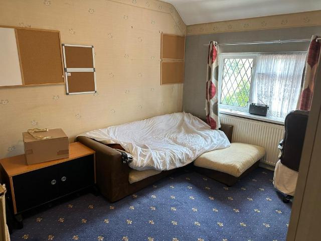 Regina Road, Southall UB2 1 bed in a flat share to rent £700 pcm £162 pw