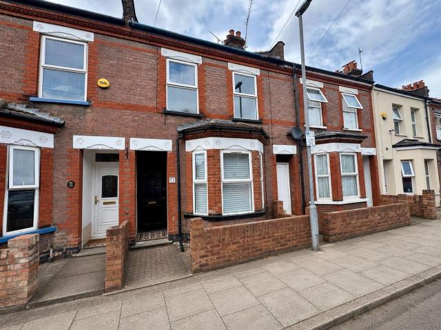 Reginald Street, Luton LU2, 3 bed terraced house to rent, £1,500 pcm | PrimeLocation