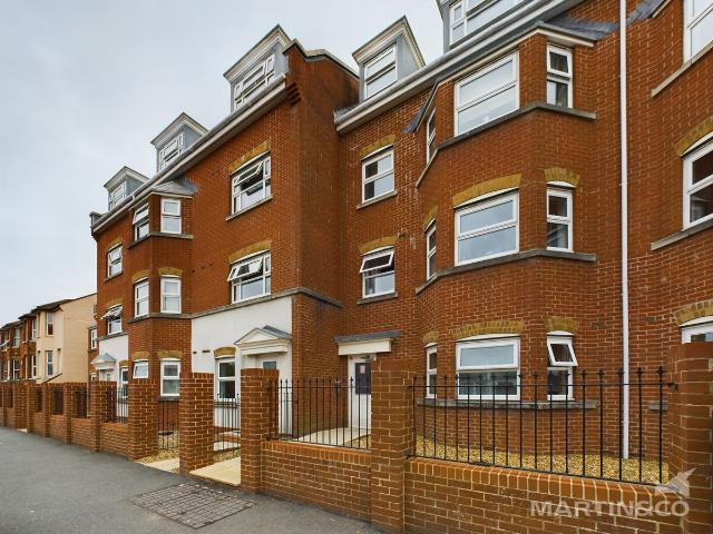 Regis Gate, 12 28 Longford Road PO21, 1 bed flat to rent, £825 pcm | PrimeLocation