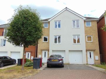 Regis Park Road, Reading, Berkshire RG6, 4 bed detached house to rent, £2,000 pcm | PrimeLocation