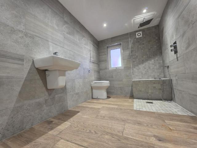 Regis Road, Wolverhampton, WV6 3 bed house to rent £1,300 pcm £300 pw