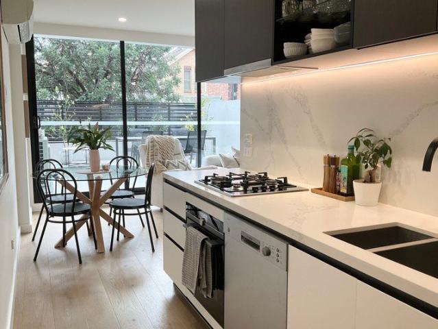 Register To Inspect / Light & Bright Apartment