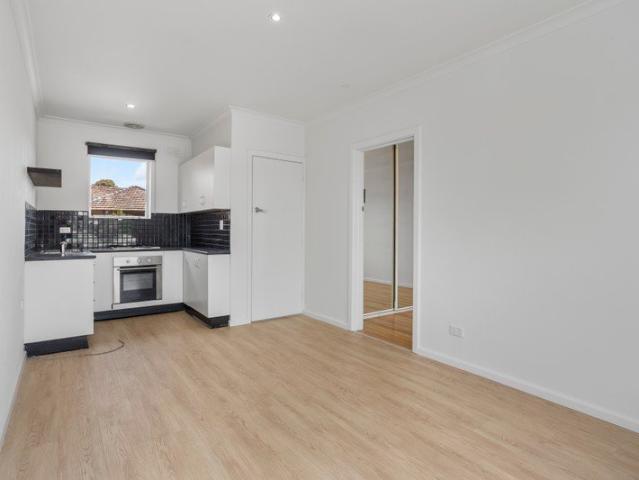 Register To Inspect / Stunning One Bedroom Apartment In A Premium Location