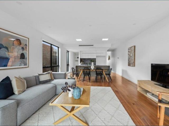 Register to Inspect / Spotswood Convenience, Contemporary Style