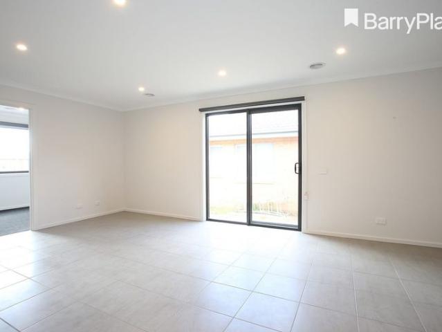 REGISTER TO INSPECT VIA REALESTATE.COM.AU LINK & PHOTO ID MUST BE PROVIDED AT ENTRY, WHEN VIEWING ALL RENTAL PROPERTIES WITH BARRY PLANT FRANKSTON