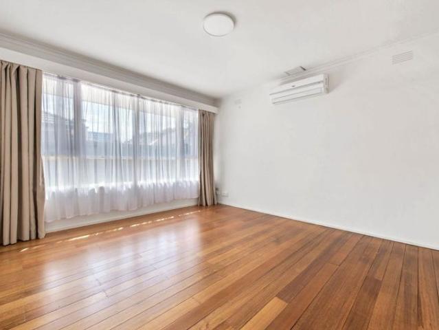 REGISTER TO INSPECT VIA REALESTATE.COM.AU LINK & PHOTO ID MUST BE PROVIDED AT ENTRY, WHEN VIEWING ALL RENTAL PROPERTIES WITH BARRY PLANT FRANKSTON