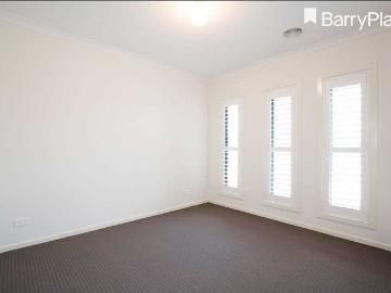 REGISTER TO INSPECT VIA REALESTATE.COM.AU LINK & PHOTO ID MUST BE PROVIDED AT ENTRY, WHEN VIEWING ALL RENTAL PROPERTIES WITH BARRY PLANT FRANKSTON