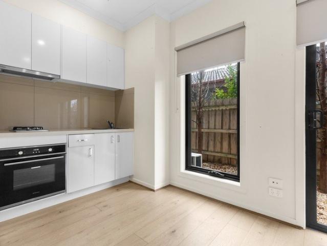 REGISTER TO INSPECT VIA REALESTATE.COM.AU LINK & PHOTO ID MUST BE PROVIDED AT ENTRY, WHEN VIEWING ALL RENTAL PROPERTIES WITH BARRY PLANT FRANKSTON