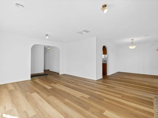 REGISTER TO INSPECT VIA REALESTATE.COM.AU LINK & PHOTO ID MUST BE PROVIDED AT ENTRY, WHEN VIEWING ALL RENTAL PROPERTIES WITH BARRY PLANT FRANKSTON